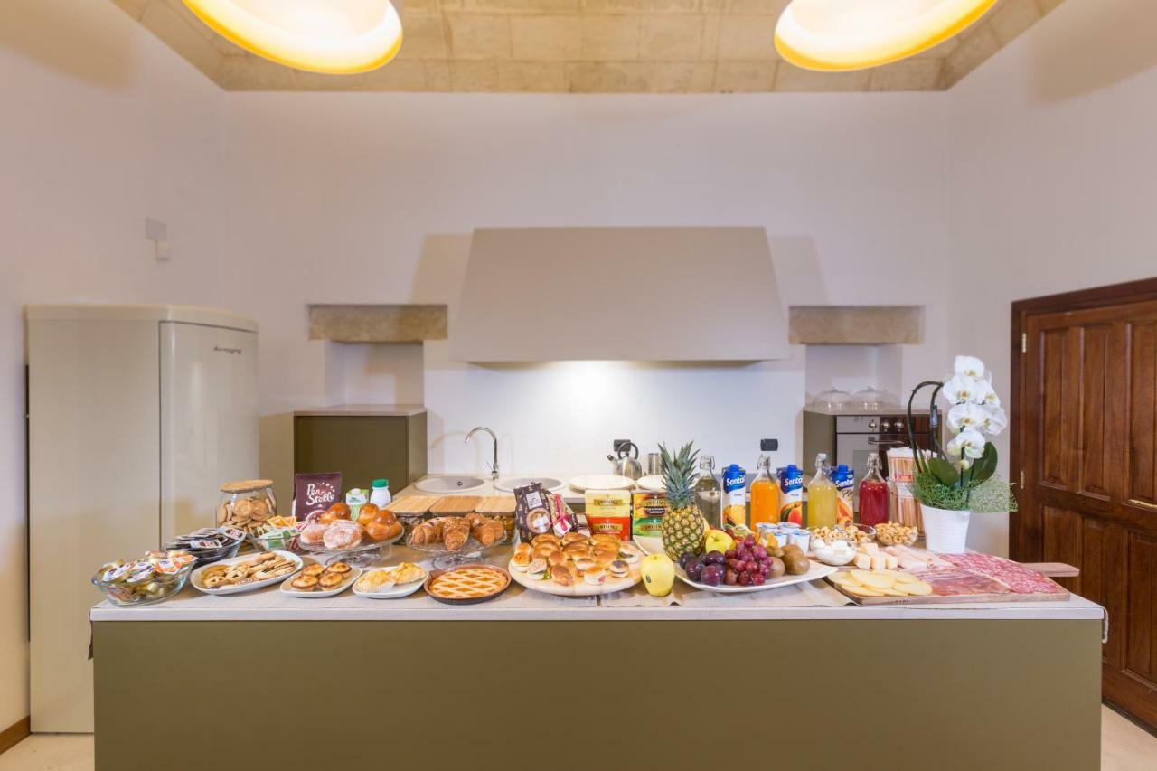 Dimora Dei Salentini Bed & Breakfast Lecce Bagian luar foto